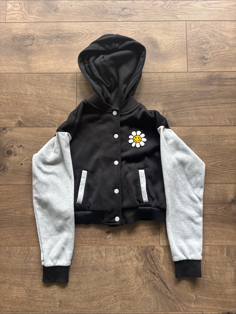 Buttoned Jacket - Picture 3 of 3